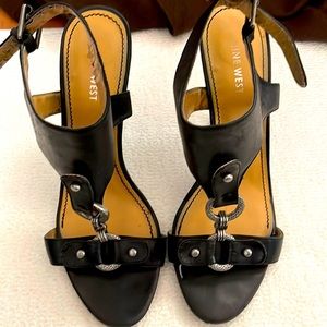 NineWest 9m black and matted silver